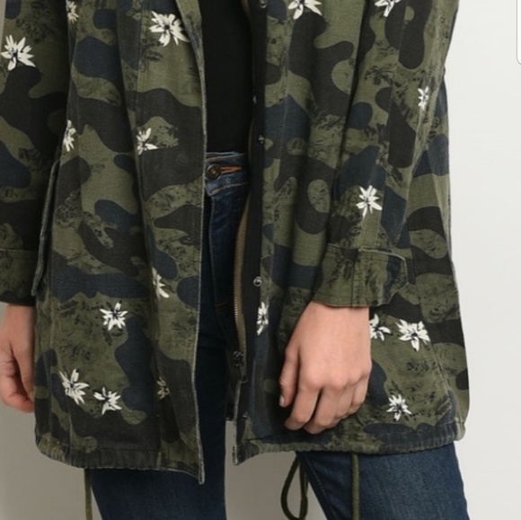 Camo Floral Jacket - Picture 3 of 4